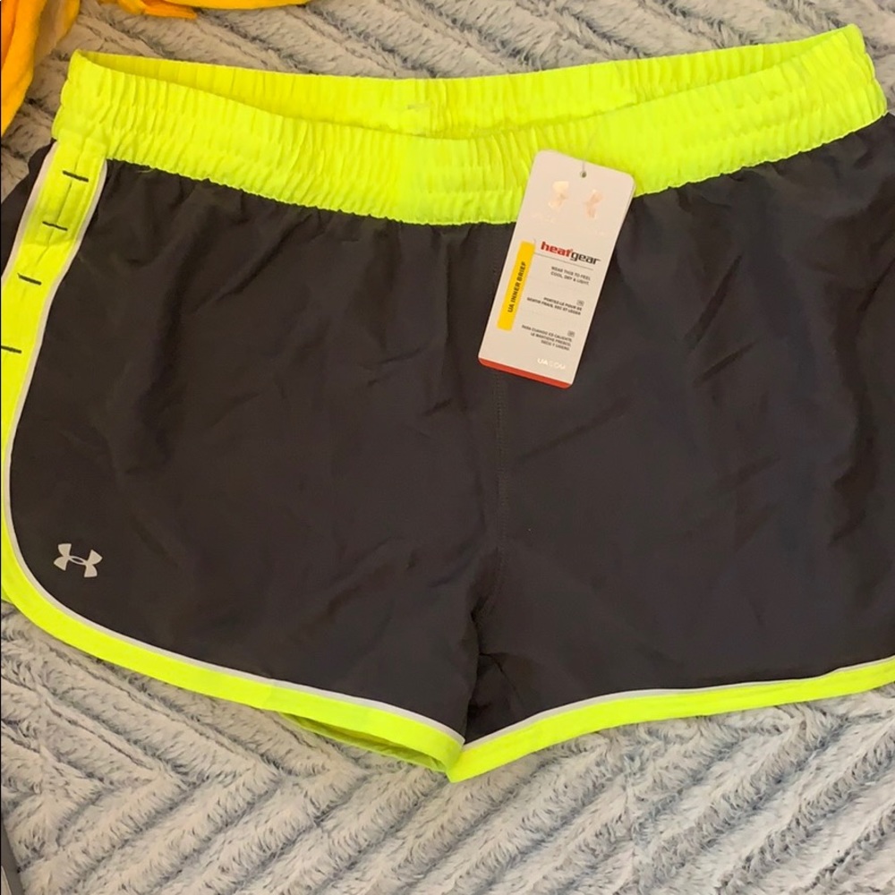 Under Armour shorts new with tags size large-
